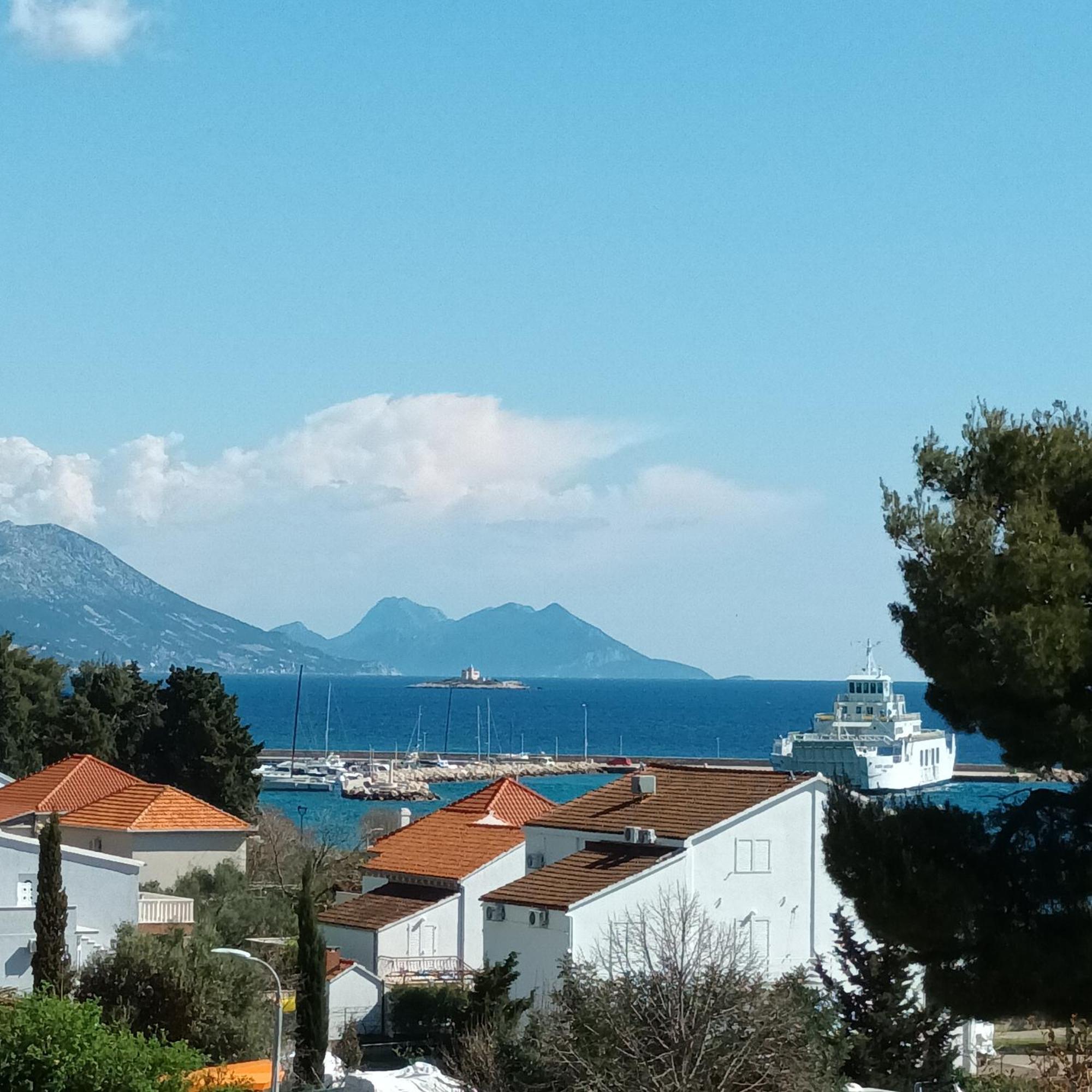 Apartments Frano I Franka By The Sea Orebic Room photo