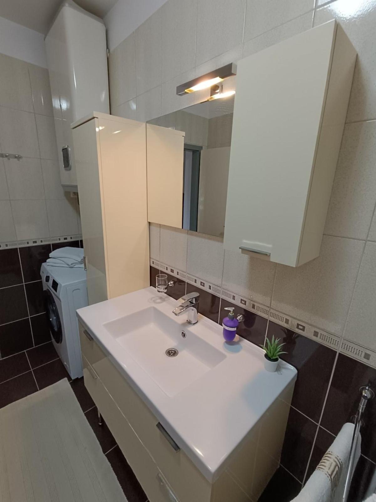 Apartments Frano I Franka By The Sea Orebic Room photo